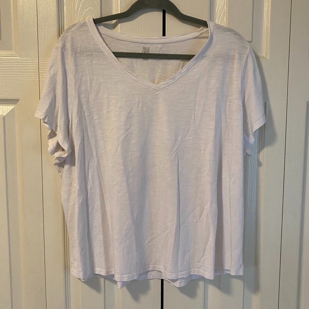 Falls Creek v-neck white tee size 2X